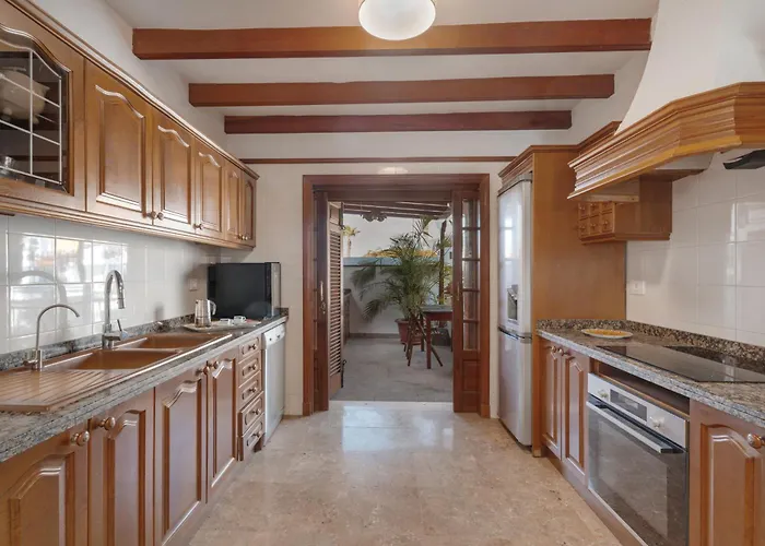 Spinnaker Playa Villa *